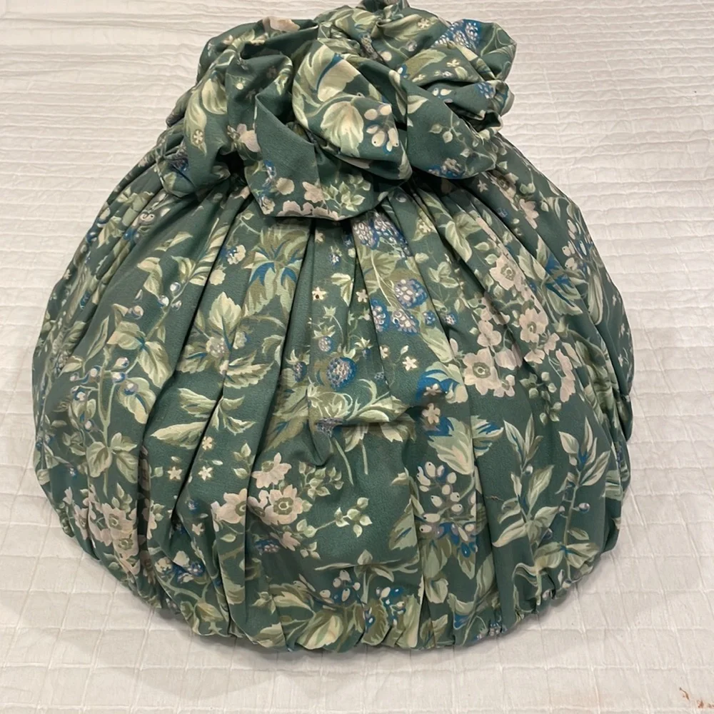 Laura Ashley Bramble pattern light fixture cover lampshade large 18 x 18 x 12“